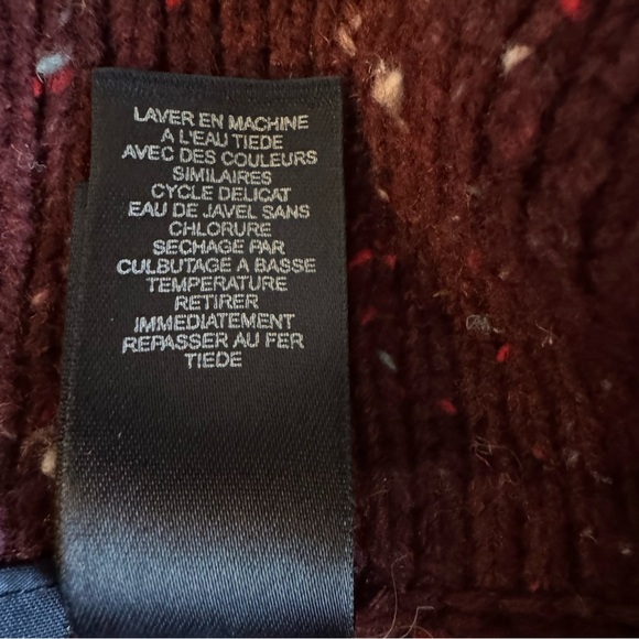 VTG Crazy Horse/liz Claiborne long sleeve zip up cardigan. Maroon. Size Large - Picture 8 of 9